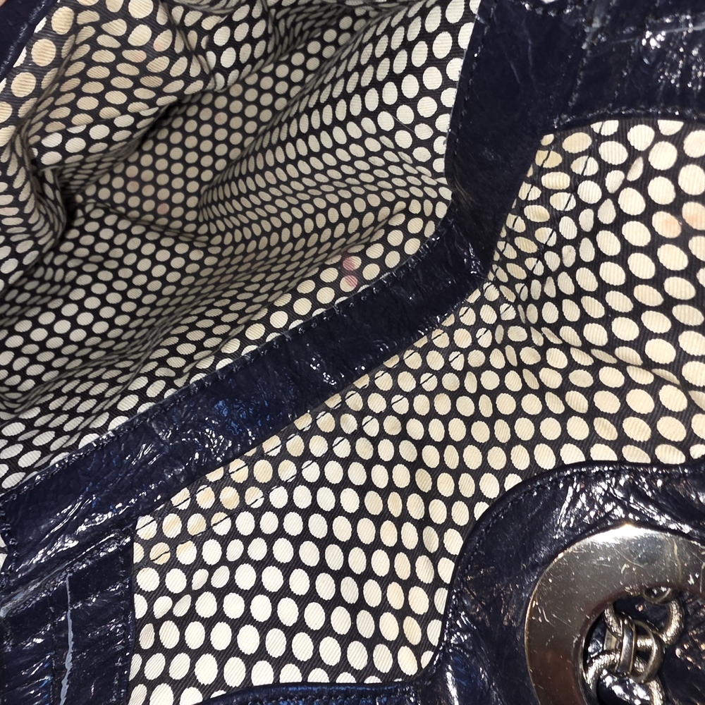 Marc Jacobs Totally Turnlock Navy Crinkle Leather Flat Tote Shoulder Bag - Picture 5 of 6